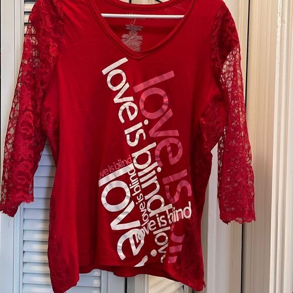 Red Lace Bell Sleeve VNeck Love is Blind Tee, XXL. Y2K mileycyrus hannamontana - Picture 7 of 8